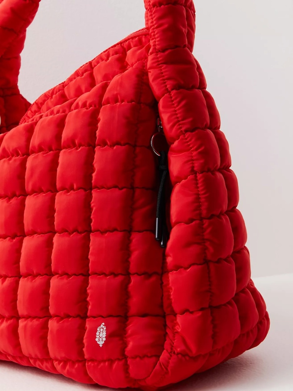 NWT Authentic FP Movement Quilted Carryall Bag - Chef's Kiss Red - Picture 5 of 13